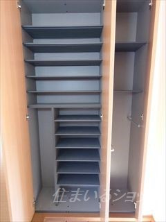 グランバリエ３４０　A棟の玄関|大型シューズボックス