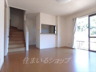 グランバリエ３４０　A棟の居間・リビング