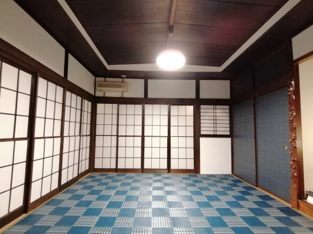 千葉県松戸市稔台8丁目　中古戸建の和室|8帖の和室です