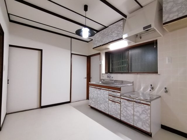千葉県松戸市稔台8丁目　中古戸建のキッチン|使いやすいキッチンです