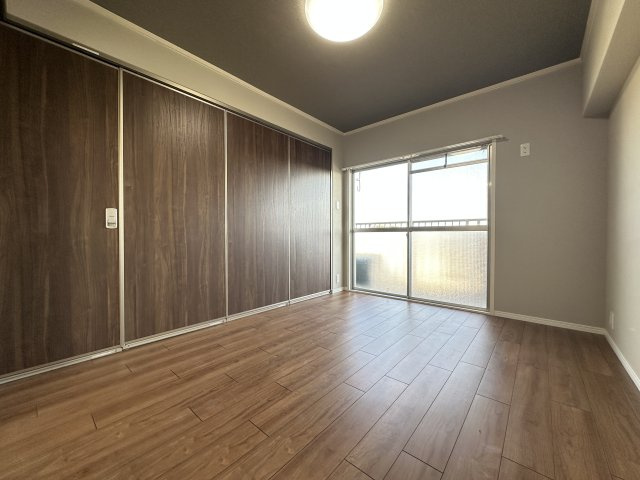 シーダ福徳の洋室