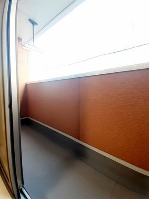 【バルコニー】 | ルミウス | バルコニーからの眺めを楽しみながら食事をしませんか