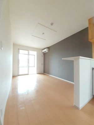 【居間・リビング】 | ゼフィール新富士 | 使いやすいリビングです