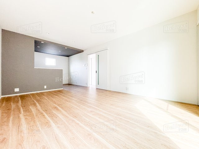 grand maison Kの居間・リビング|広いリビングです☆