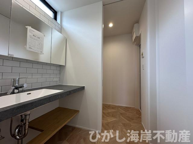 藤沢市鵠沼海岸７丁目　新築戸建の脱衣所|脱衣スペース