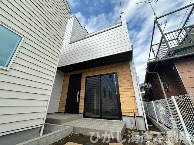 藤沢市鵠沼海岸７丁目　新築戸建の外観|3月19日撮影　外構工事中　現地外観