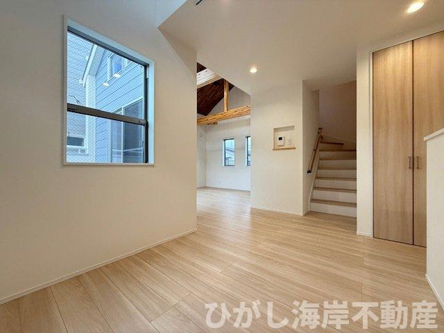 茅ヶ崎市小和田1丁目　 新築戸建 　全２棟のダイニング|19.4帖　吹抜付LDK
