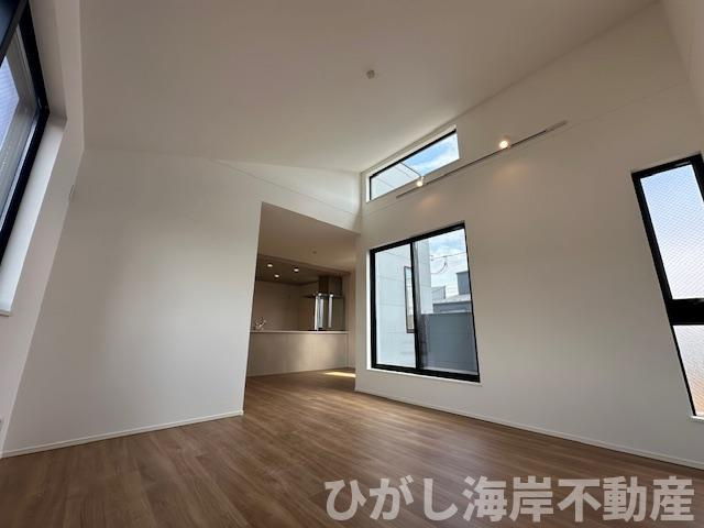 藤沢市城南５丁目　新築戸建　全16棟の居間・リビング|18帖　LDK