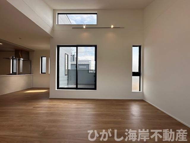 藤沢市城南５丁目　新築戸建　全16棟の居間・リビング|18帖　LDK