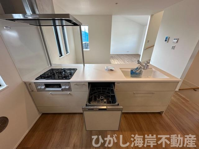 藤沢市城南５丁目　新築戸建　全16棟のキッチン|食洗機付きシステムキッチン