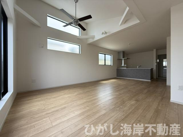 茅ケ崎市高田４丁目　新築戸建　全4棟のダイニング|21.4帖　吹抜付LDK
