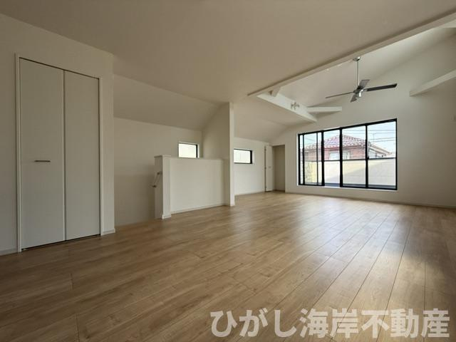 茅ケ崎市高田４丁目　新築戸建　全4棟の居間・リビング|21.4帖　吹抜付LDK