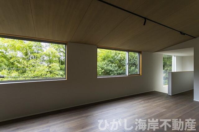 大磯町東小磯　中古戸建の居間・リビング| 20帖　LDK