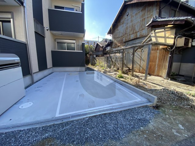 GRANDIR WOODSの駐車場