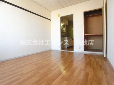 【寝室】 | エステート葛城 | 使い勝手のいい寝室です
