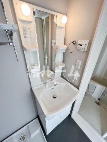 練馬区錦１丁目のアパートの洗面所