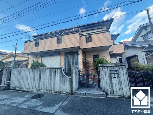 西宮市上田東町の外観|突然の来訪時でも安心なモニター付きインターホンを完備。お留守番中のお子様でも簡単に来訪者の確認ができます。
