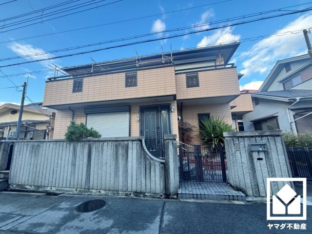 西宮市上田東町の外観|南側には和室から望める明るいお庭スペースがあり、家庭菜園なども楽しんでいただけます。