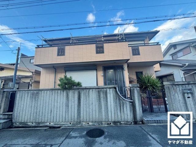 西宮市上田東町の外観|「マックスバリュ西宮上田店」まで徒歩5分、「セブンイレブン西宮上田中町店」まで徒歩7分、「ドラッグユタカ西宮高須店」まで徒歩8分など、お買い物施設が徒歩圏内に複数あり便利な住環境です。