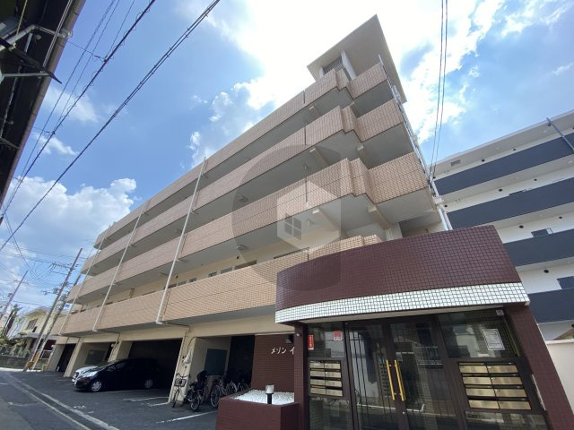 メゾンイサムの外観