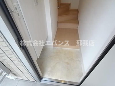 【玄関】 | ソレイユⅢ | 明るい玄関です