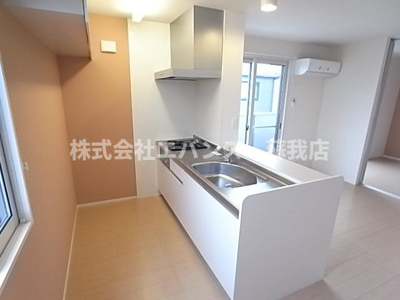 【キッチン】 | ソレイユⅢ | キッチンでお料理をお楽しみください