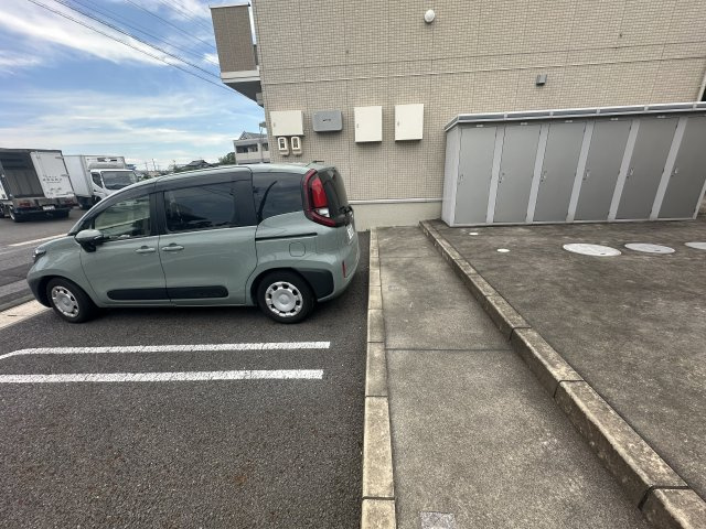 エスティーヌくらしたの駐車場