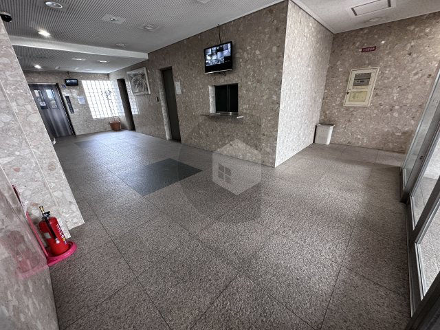 アンドユーイワキ東大阪のロビー
