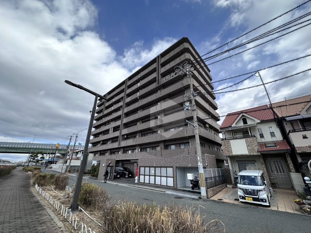 アンドユーイワキ東大阪の外観