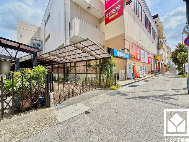 西宮市六湛寺町の外観|「西宮駅前郵便局」まで徒歩7分。荷物の発送や各種手続きも気軽に立ち寄れる、日常の利便性を高める距離感です。