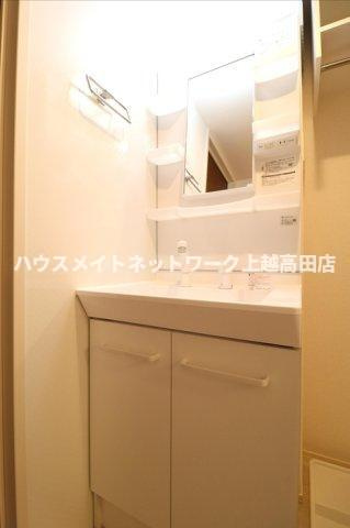 ルミナーレの独立洗面台|シャワー洗面台
