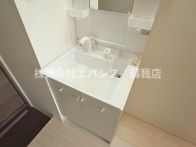 【独立洗面台】 | ルミエール・エタンセルｓｉｘ | 独立洗面化粧台が付いています