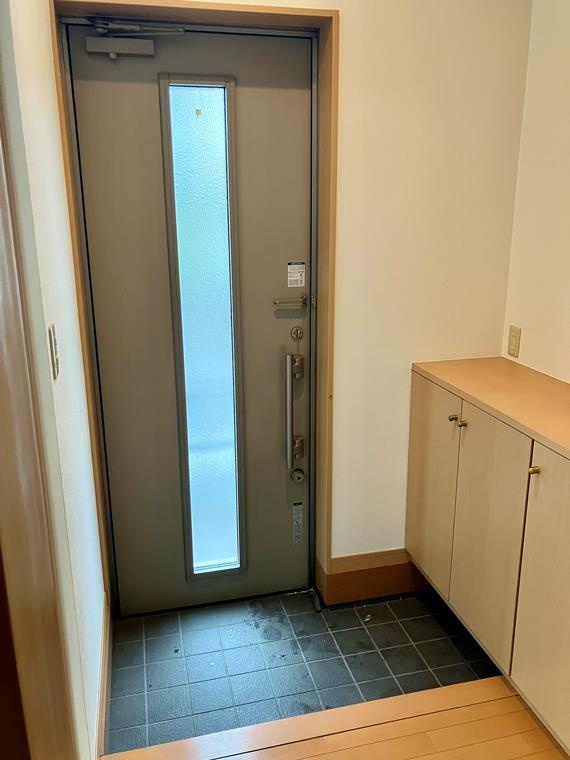 中央戸建の玄関