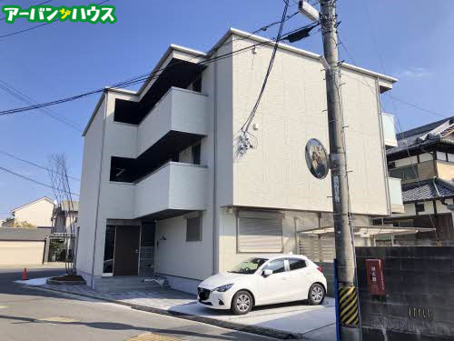 エステイ学南町の外観