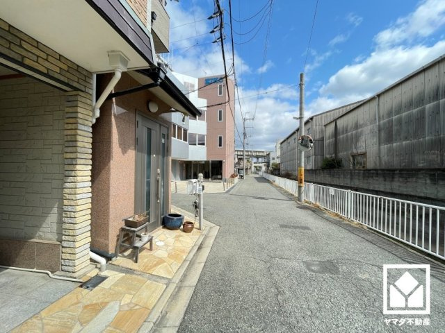 尼崎市食満７丁目の前面道路含む現地写真|火を使わないため安心・安全。家族と環境に優しいオール電化住宅です。