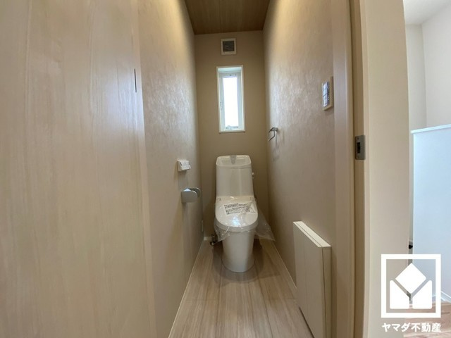 尼崎市金楽寺　1号地のトイレ|トイレが1階と2階にあるので、朝の忙しい時間にも混雑せず快適です。