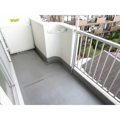 【バルコニー】 | エレガンス綾瀬４ | バルコニー