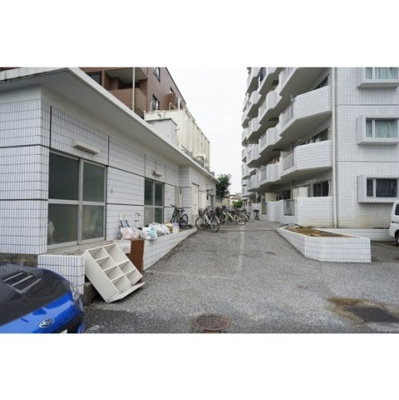 【その他】 | エレガンス綾瀬４ | 駐車場・ゴミ置き場