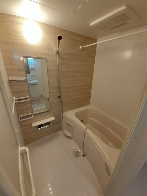 ヌーベルアンジュⅡの浴室