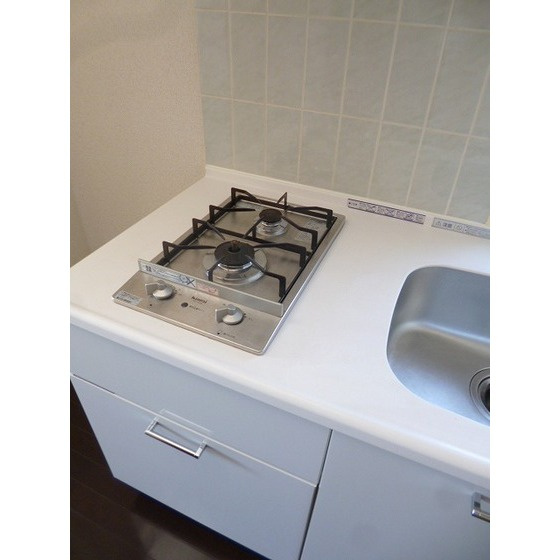 エルフラット鶯谷のキッチン|2口ガスコンロ