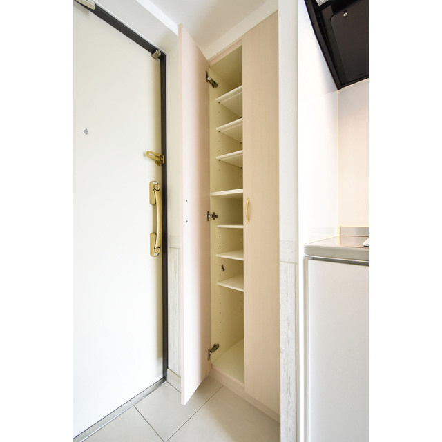 アスリート本町リバーウエストの玄関