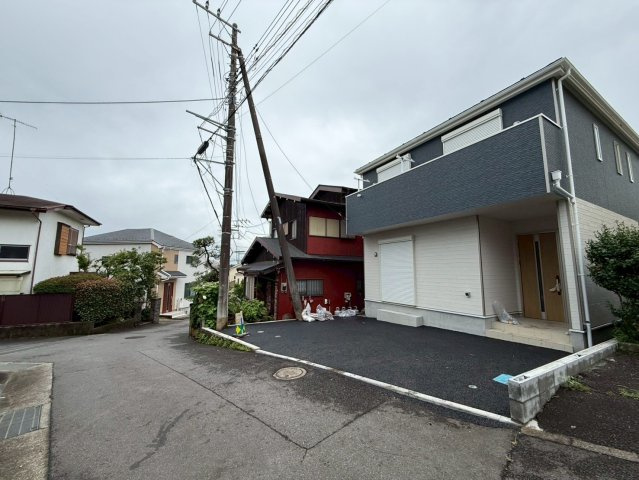 厚木市長谷新築戸建て　第15-1号棟の前面道路含む現地写真