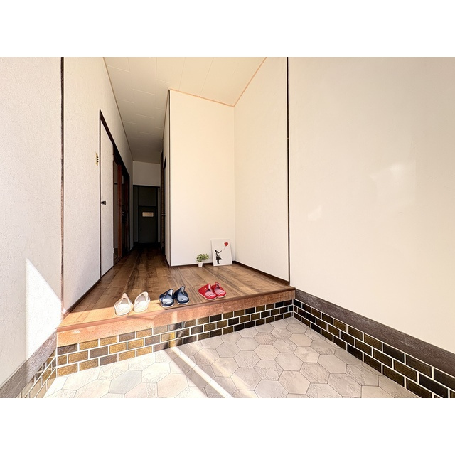 ひだまりある緑と穏やかな家時間の玄関
