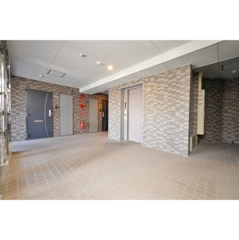 メゾンｄｅウノのエントランス|お問い合わせは美濃善不動産駅前店へ！