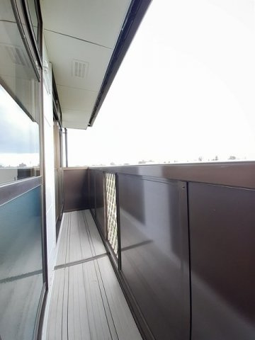 リバーサイド・ヴィラＢのバルコニー|広々としたバルコニーです