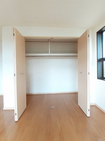 リバーサイド・ヴィラＢの収納|たっぷりとした収納スペースです