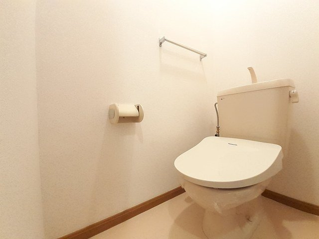 プラージュⅠのトイレ|ゆったりとした空間のトイレです