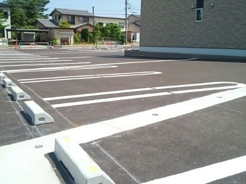 レーヴ・アルカディアの駐車場|カースペースがあります