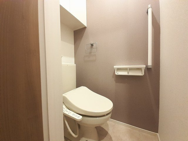 マーベラスのトイレ|落ち着いた色調のトイレです