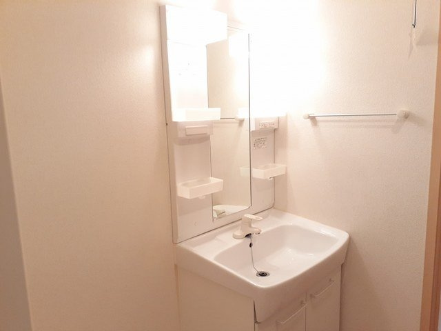 ラフォンテーヌ　Ⅲの洗面所|広い洗面スペース